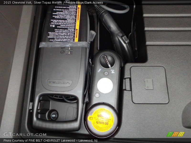 Silver Topaz Metallic / Pebble Beige/Dark Accents 2015 Chevrolet Volt