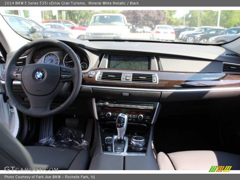Mineral White Metallic / Black 2014 BMW 5 Series 535i xDrive Gran Turismo