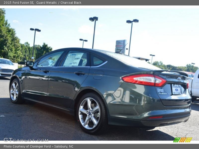 Guard Metallic / Charcoal Black 2015 Ford Fusion SE