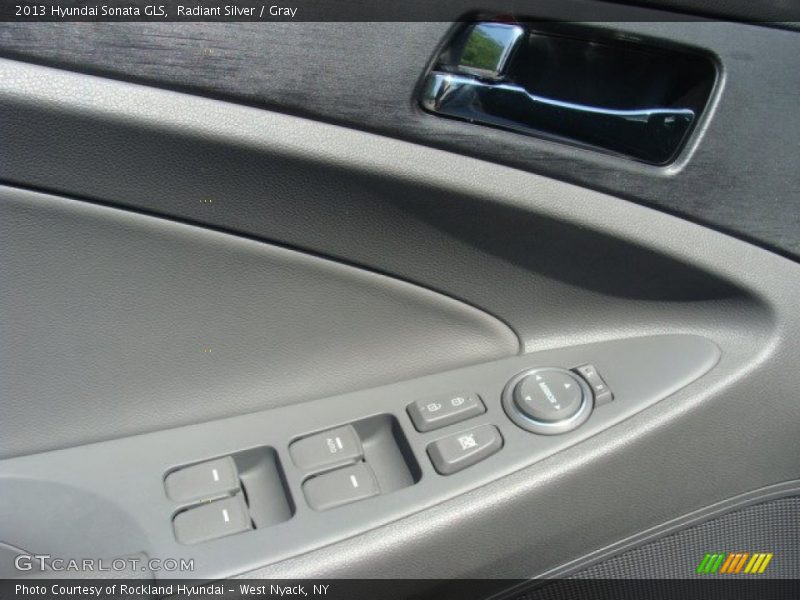 Radiant Silver / Gray 2013 Hyundai Sonata GLS