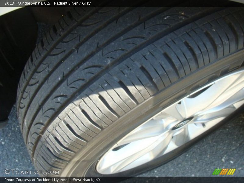 Radiant Silver / Gray 2013 Hyundai Sonata GLS