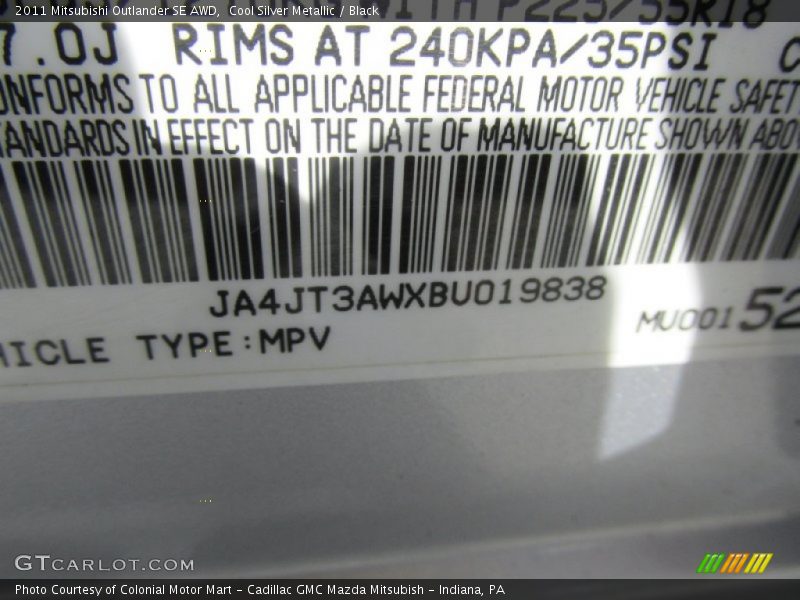 Cool Silver Metallic / Black 2011 Mitsubishi Outlander SE AWD