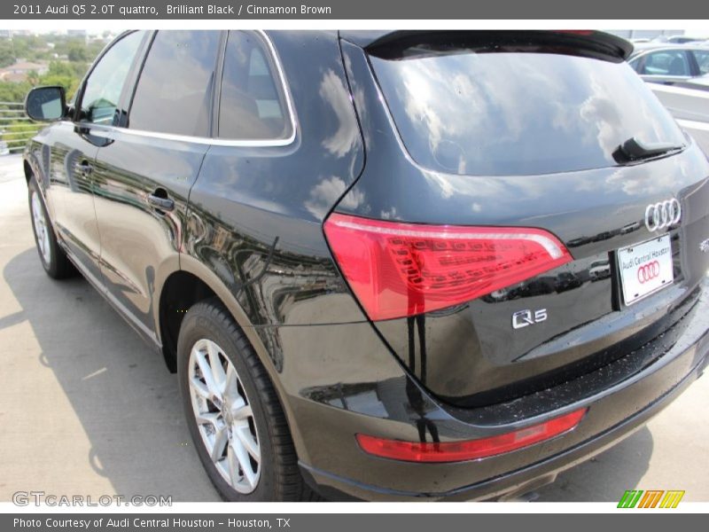 Brilliant Black / Cinnamon Brown 2011 Audi Q5 2.0T quattro