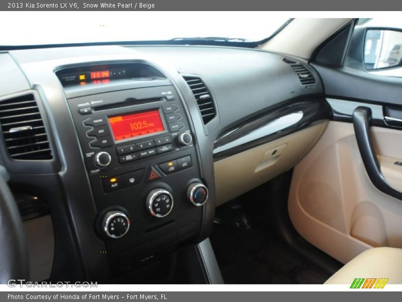 Snow White Pearl / Beige 2013 Kia Sorento LX V6