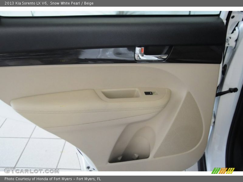 Snow White Pearl / Beige 2013 Kia Sorento LX V6