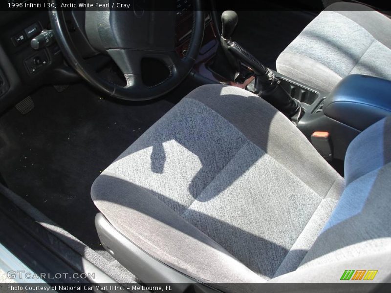 Arctic White Pearl / Gray 1996 Infiniti I 30