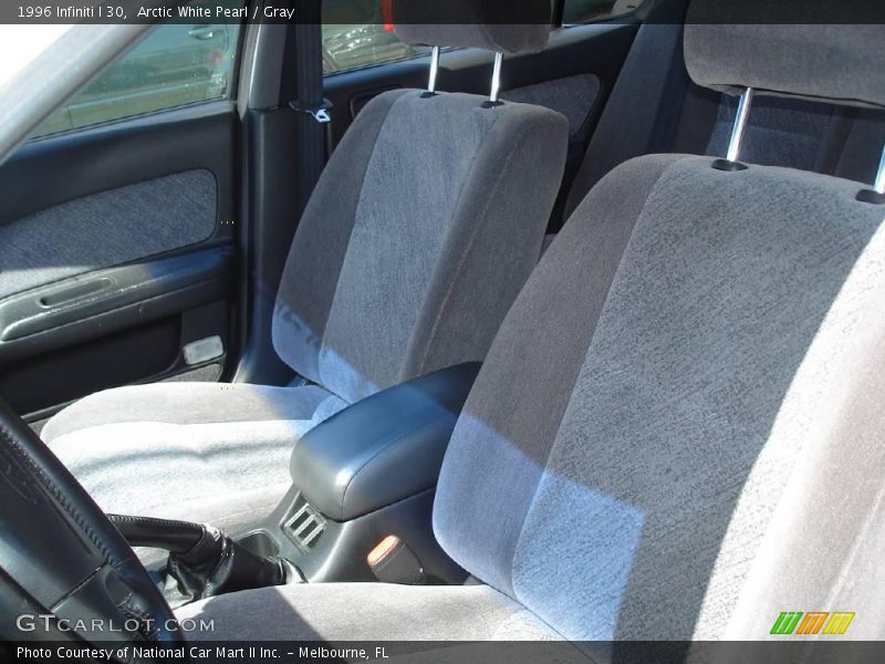 Arctic White Pearl / Gray 1996 Infiniti I 30