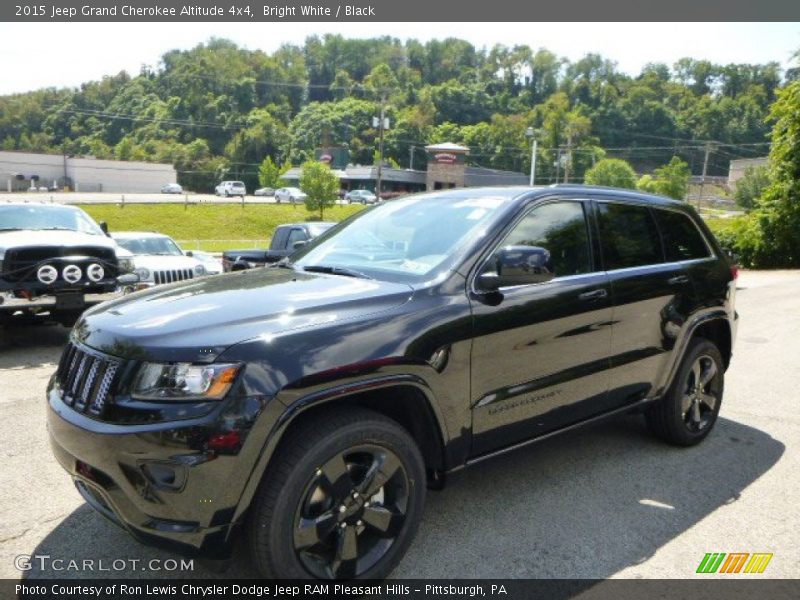 Bright White / Black 2015 Jeep Grand Cherokee Altitude 4x4