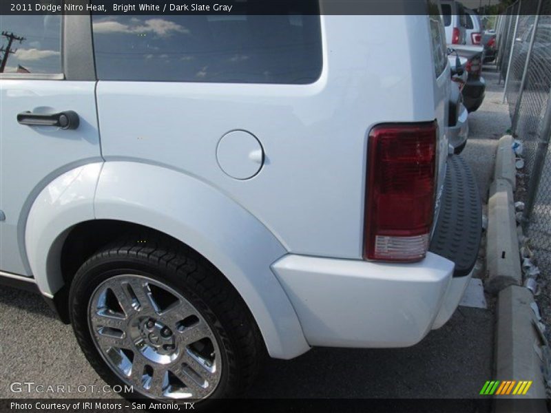 Bright White / Dark Slate Gray 2011 Dodge Nitro Heat