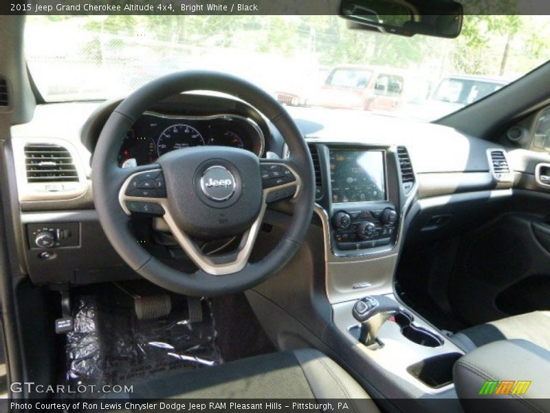 Bright White / Black 2015 Jeep Grand Cherokee Altitude 4x4