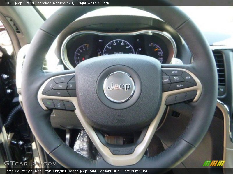 Bright White / Black 2015 Jeep Grand Cherokee Altitude 4x4