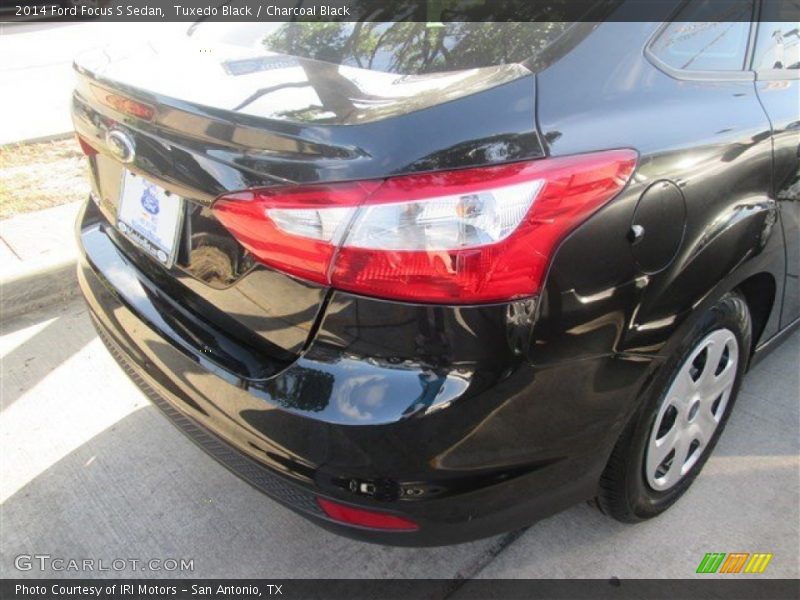 Tuxedo Black / Charcoal Black 2014 Ford Focus S Sedan