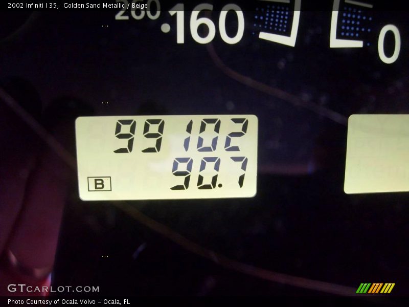 Golden Sand Metallic / Beige 2002 Infiniti I 35