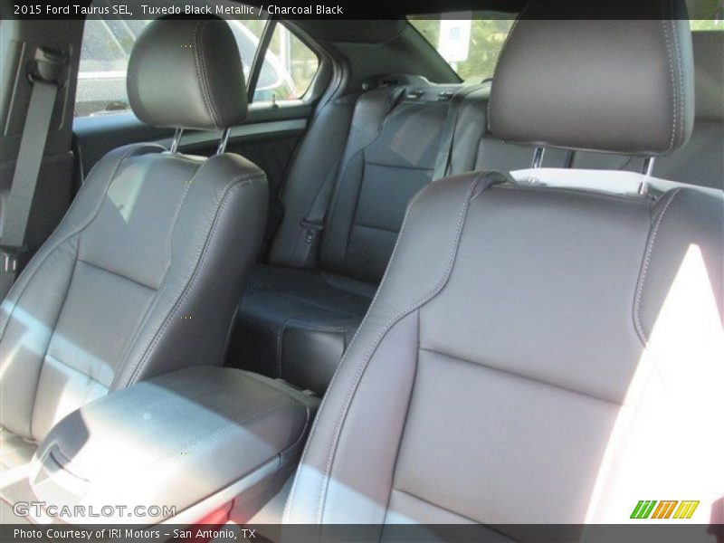 Tuxedo Black Metallic / Charcoal Black 2015 Ford Taurus SEL