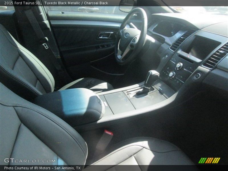 Tuxedo Black Metallic / Charcoal Black 2015 Ford Taurus SEL