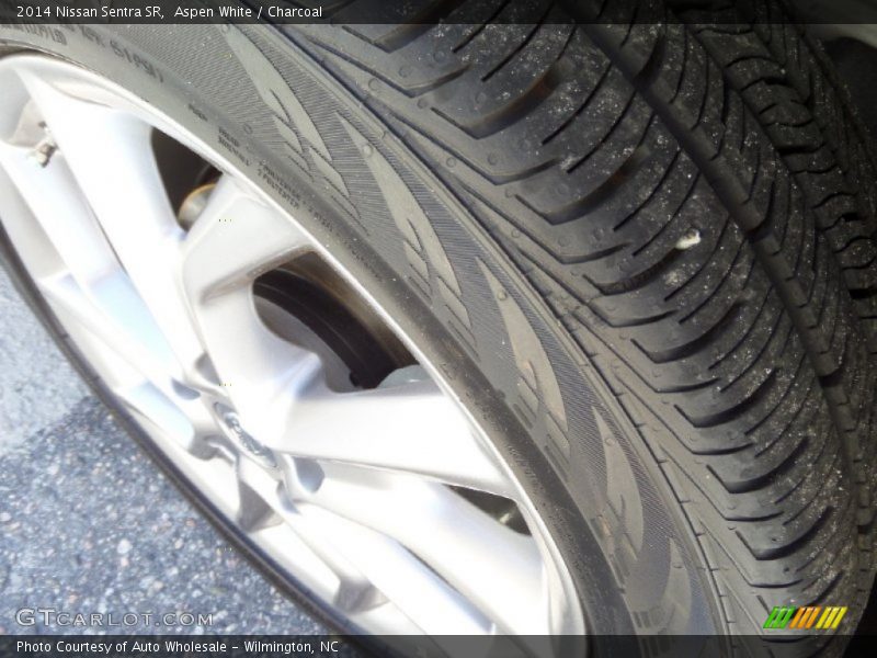 Aspen White / Charcoal 2014 Nissan Sentra SR