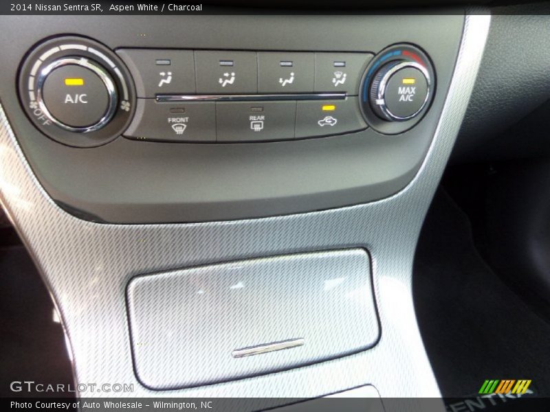 Aspen White / Charcoal 2014 Nissan Sentra SR