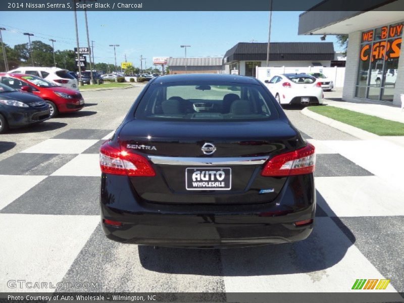 Super Black / Charcoal 2014 Nissan Sentra S