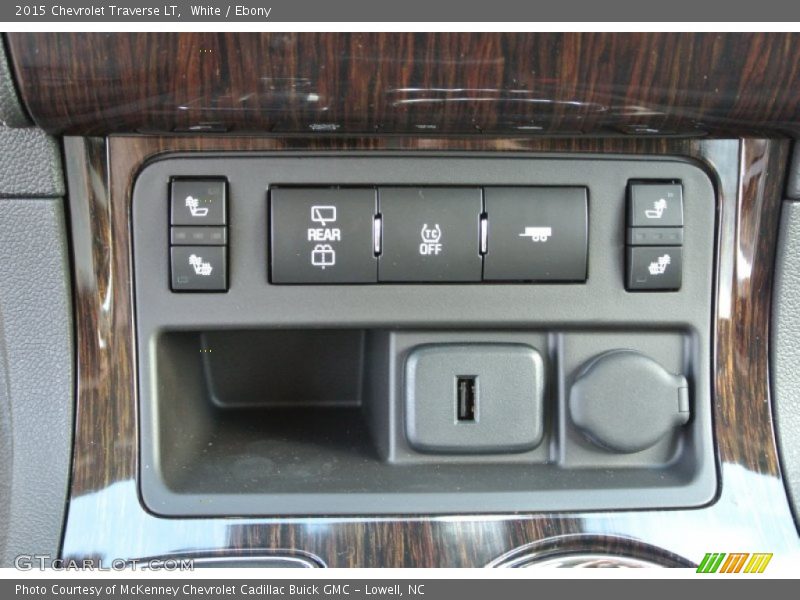White / Ebony 2015 Chevrolet Traverse LT