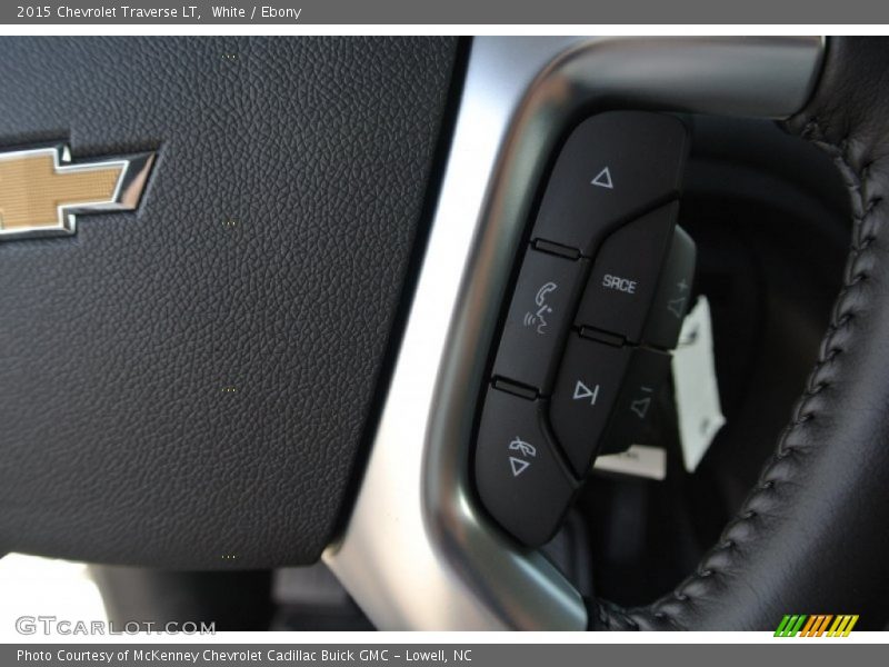 White / Ebony 2015 Chevrolet Traverse LT