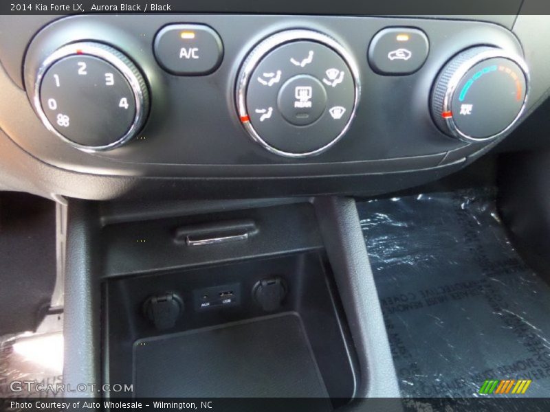 Aurora Black / Black 2014 Kia Forte LX