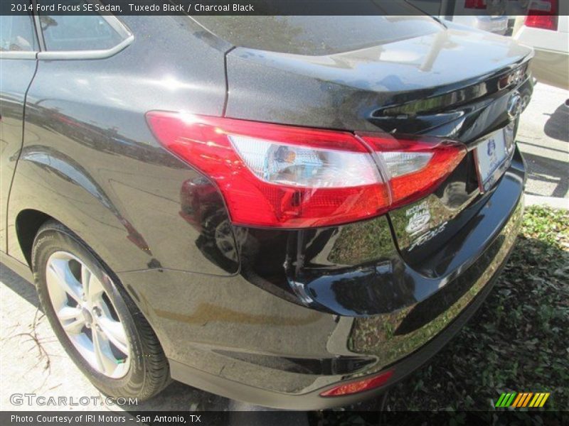 Tuxedo Black / Charcoal Black 2014 Ford Focus SE Sedan