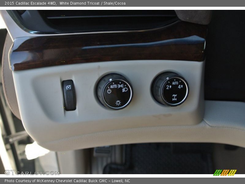 Controls of 2015 Escalade 4WD