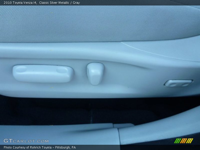 Classic Silver Metallic / Gray 2010 Toyota Venza I4