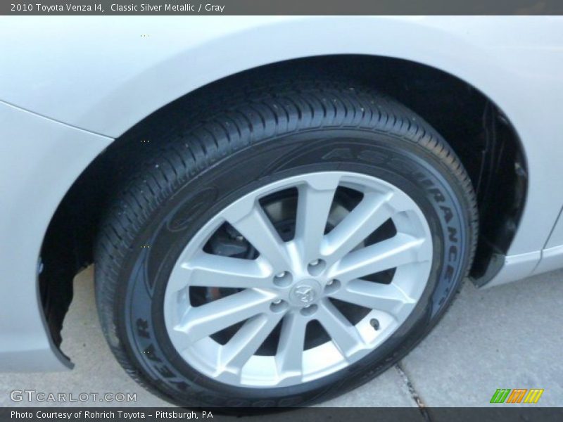 Classic Silver Metallic / Gray 2010 Toyota Venza I4