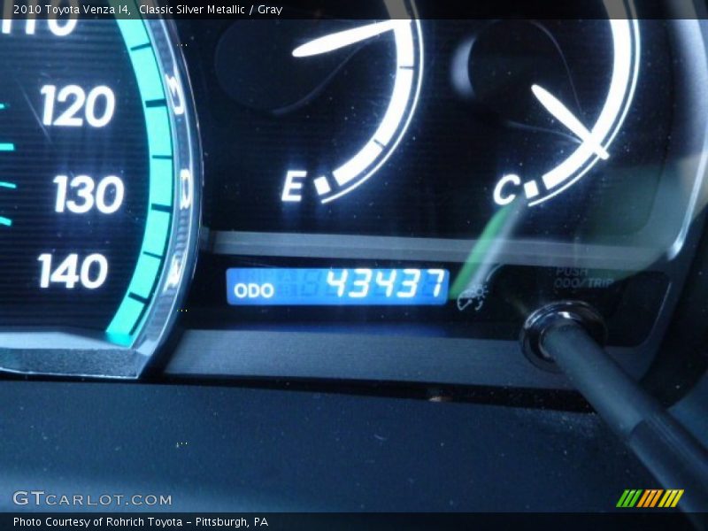 Classic Silver Metallic / Gray 2010 Toyota Venza I4
