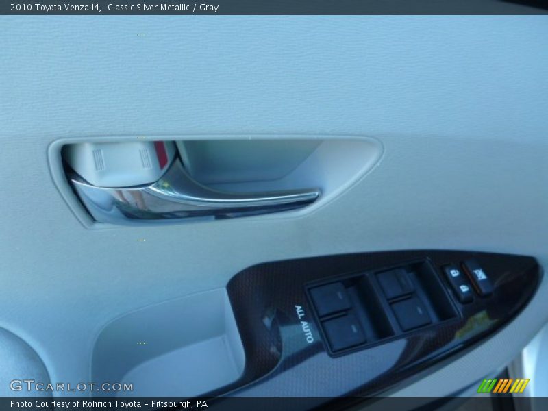 Classic Silver Metallic / Gray 2010 Toyota Venza I4