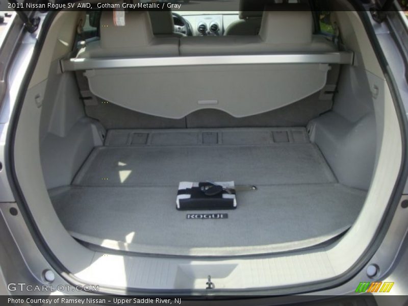Gotham Gray Metallic / Gray 2011 Nissan Rogue SV AWD