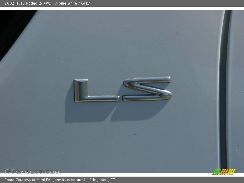 Alpine White / Gray 2002 Isuzu Rodeo LS 4WD