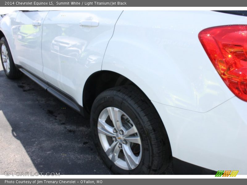 Summit White / Light Titanium/Jet Black 2014 Chevrolet Equinox LS