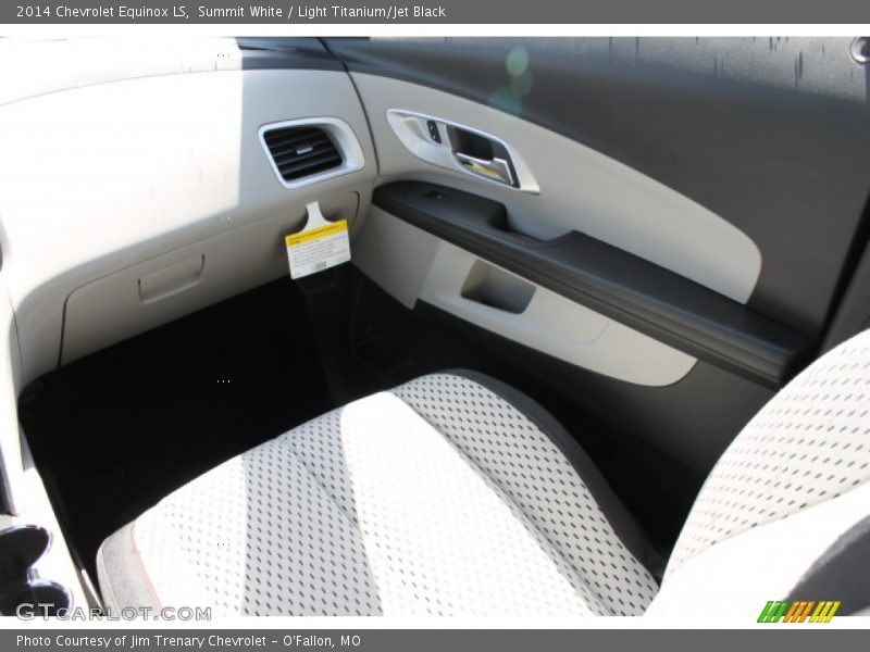 Summit White / Light Titanium/Jet Black 2014 Chevrolet Equinox LS
