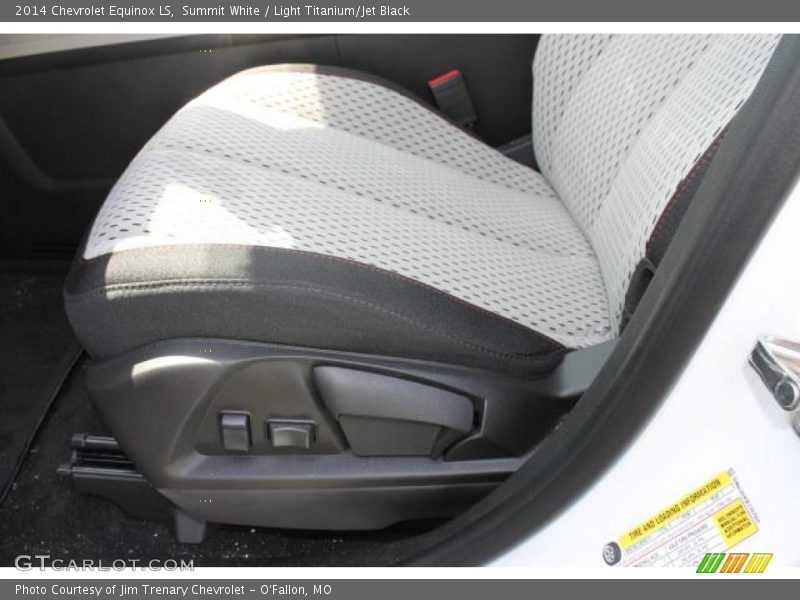 Summit White / Light Titanium/Jet Black 2014 Chevrolet Equinox LS