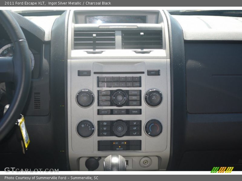 Ingot Silver Metallic / Charcoal Black 2011 Ford Escape XLT