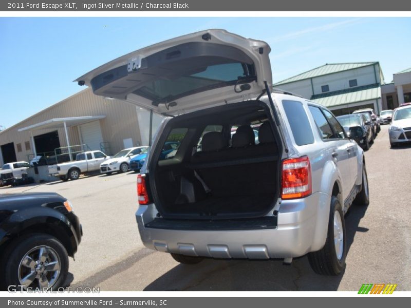 Ingot Silver Metallic / Charcoal Black 2011 Ford Escape XLT
