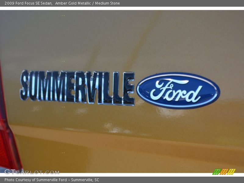 Amber Gold Metallic / Medium Stone 2009 Ford Focus SE Sedan