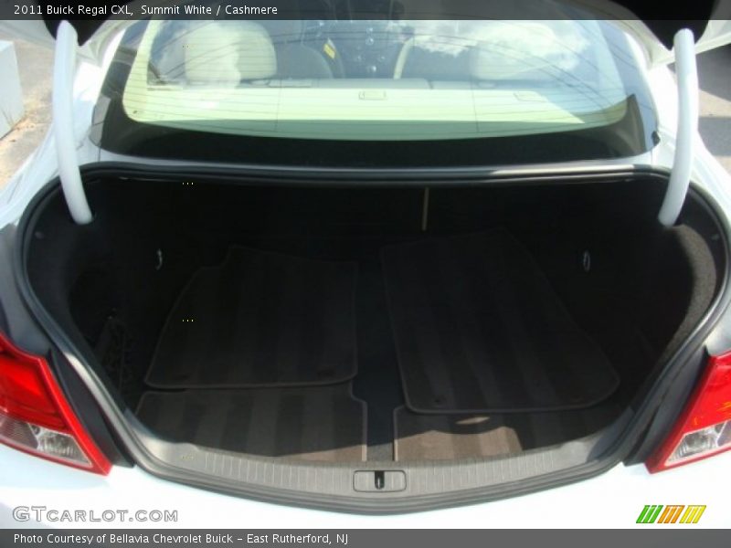 Summit White / Cashmere 2011 Buick Regal CXL