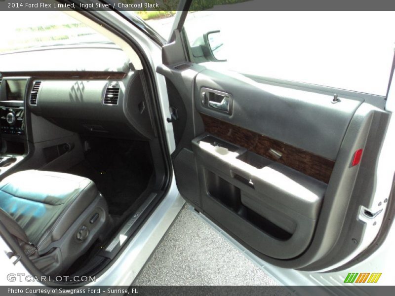 Ingot Silver / Charcoal Black 2014 Ford Flex Limited