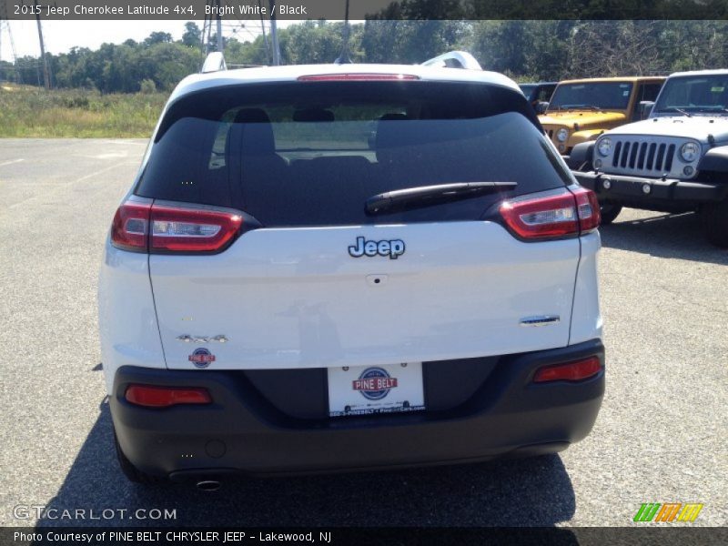 Bright White / Black 2015 Jeep Cherokee Latitude 4x4