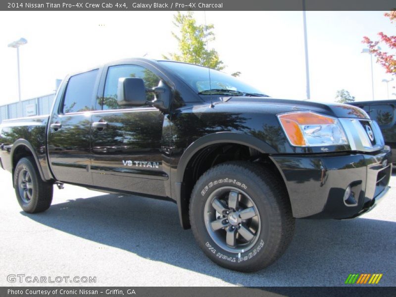  2014 Titan Pro-4X Crew Cab 4x4 Galaxy Black
