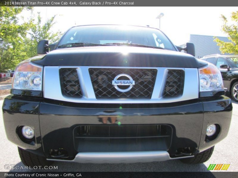 Galaxy Black / Pro-4X Charcoal 2014 Nissan Titan Pro-4X Crew Cab 4x4