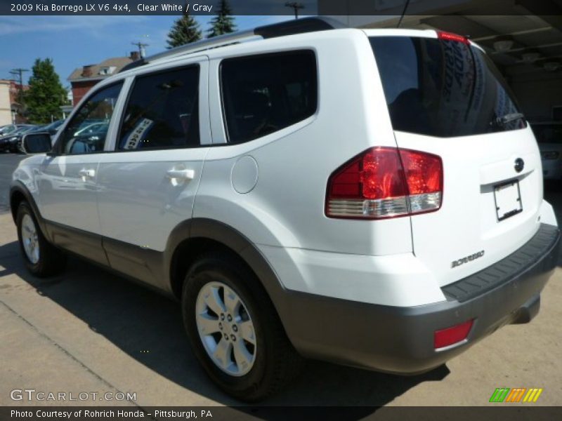 Clear White / Gray 2009 Kia Borrego LX V6 4x4