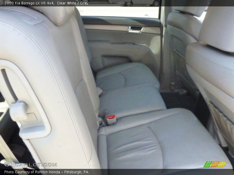 Clear White / Gray 2009 Kia Borrego LX V6 4x4