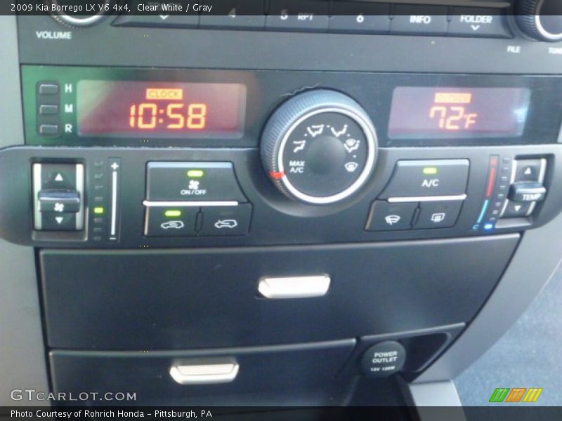 Clear White / Gray 2009 Kia Borrego LX V6 4x4