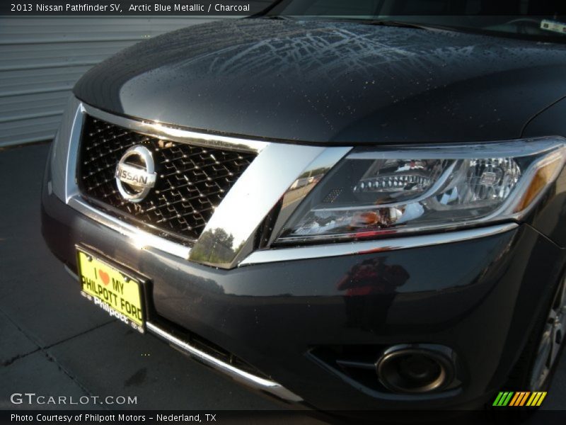 Arctic Blue Metallic / Charcoal 2013 Nissan Pathfinder SV