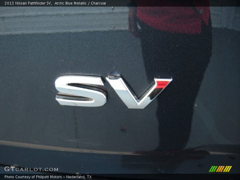 Arctic Blue Metallic / Charcoal 2013 Nissan Pathfinder SV