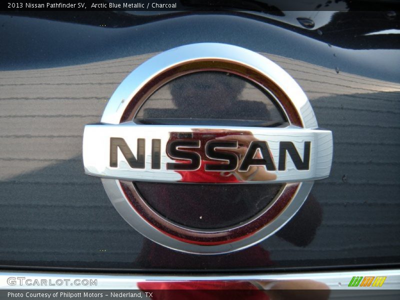 Arctic Blue Metallic / Charcoal 2013 Nissan Pathfinder SV